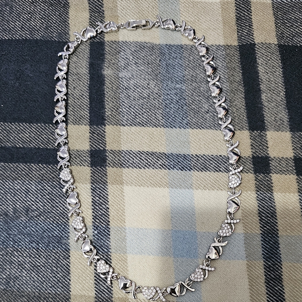 Elegant Heart And X's Silver Tone Necklace